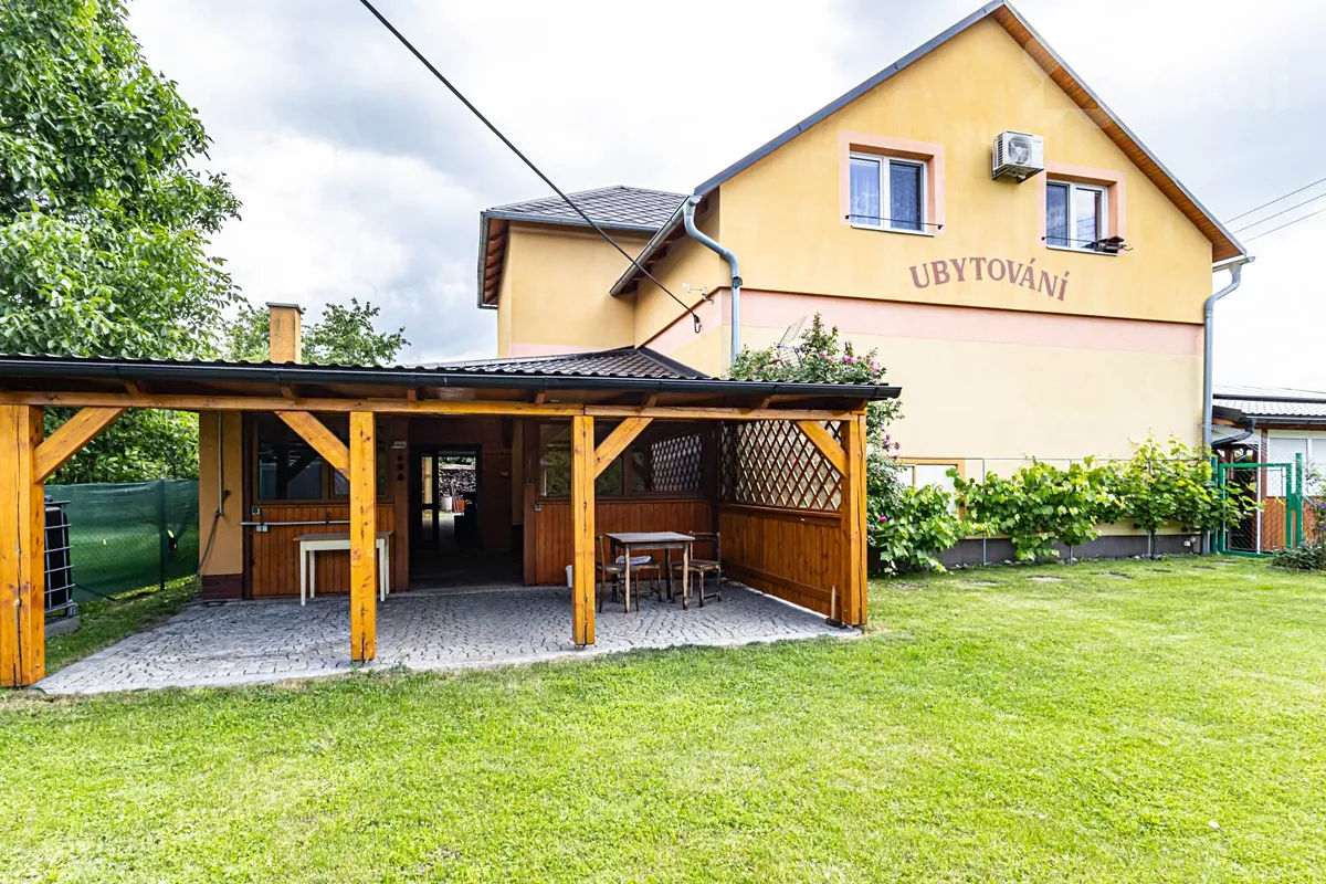 Prodej rodinného domu 302 m², pozemek 1108 m²